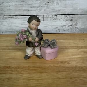 Kim Anderson I Know How To A Win Heart Vintage Figure With Ring Box